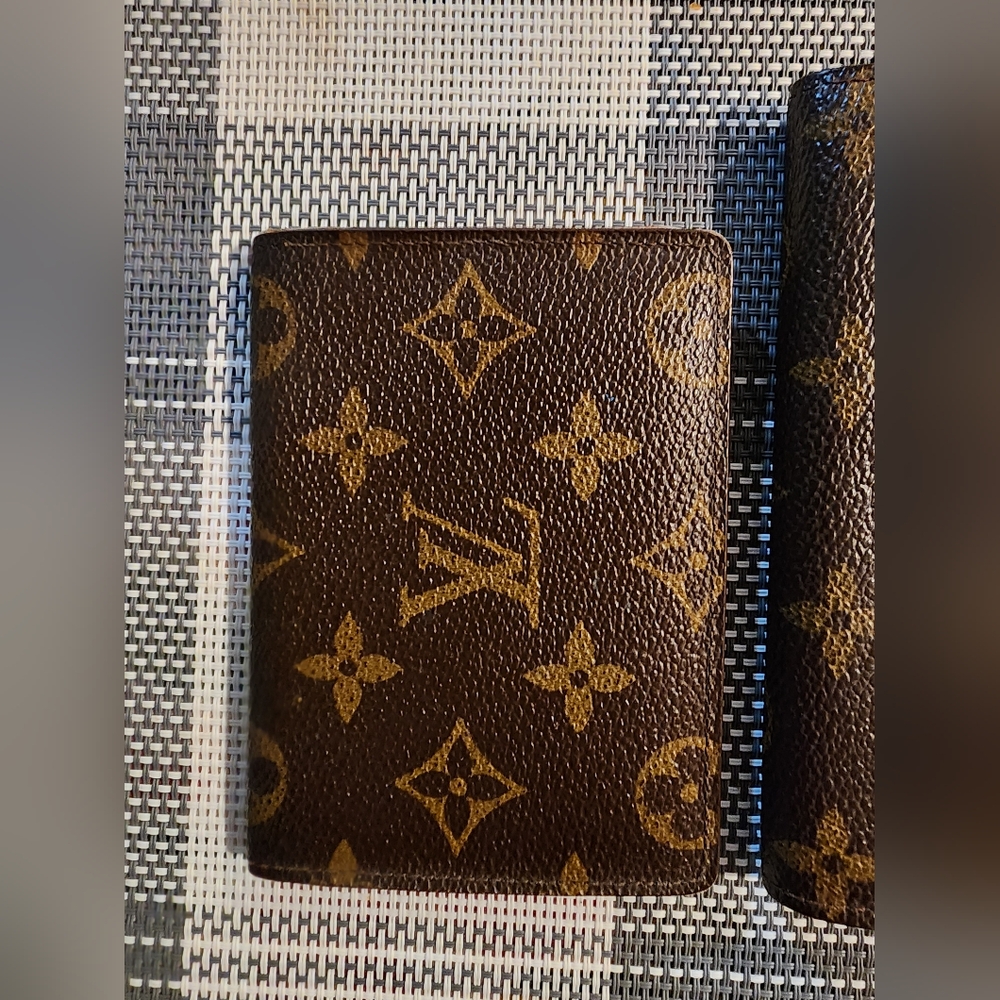 🔥BUNDLE 3 Authentic LOUIS VUITTON Wallets 🔥Great deal! Don't miss this chance! - Picture 4 of 16